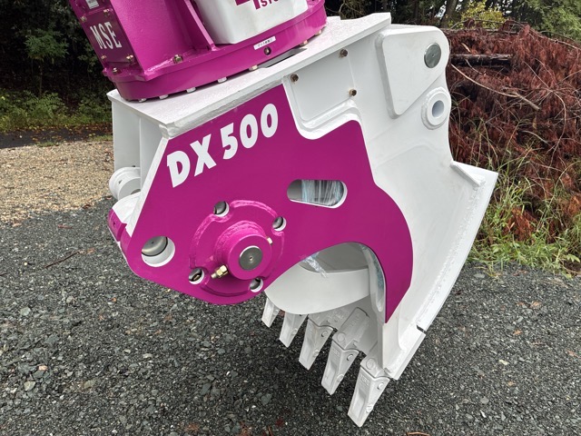 最大切断直径500mmのフェラーバンチャザウルスDX500（刃とバケット部分）